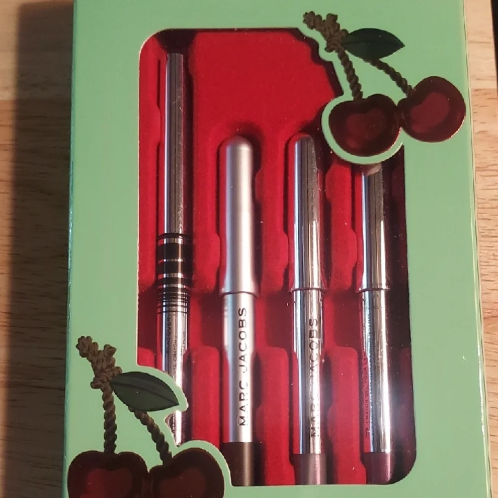 🍒❤️Marc Jacobs Eyeliner - Picture 1 of 2